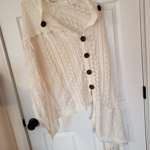 Asymmetric Poncho - Picture 3 of 5